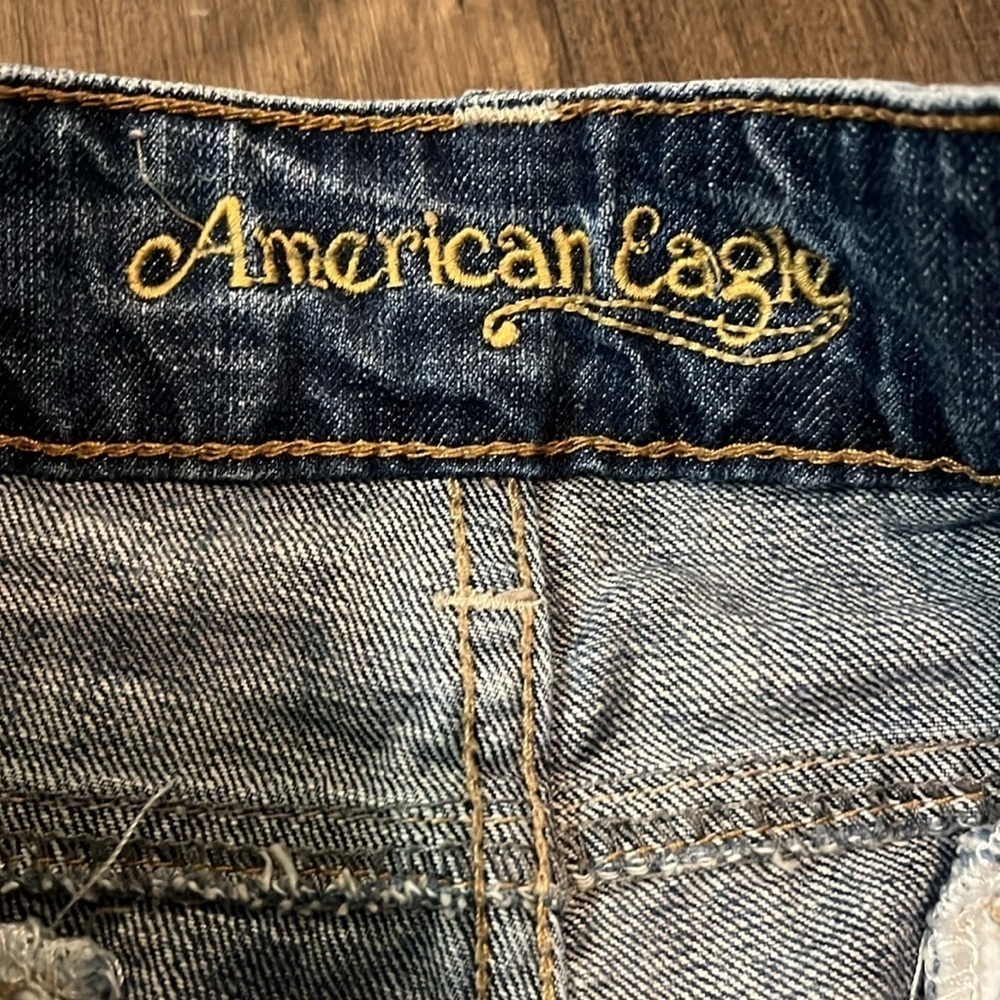 AMERICAN EAGLE Long blue Jean Bermuda Shorts, women’s size 2, button fly - Picture 3 of 6